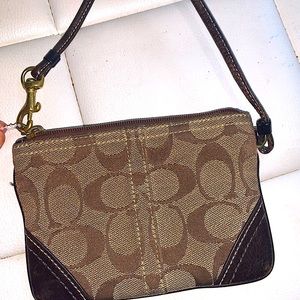 coach coin wristlet/wallet